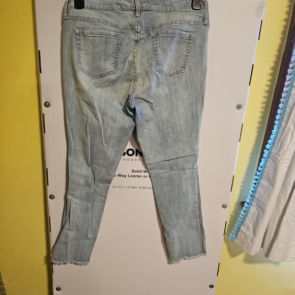 Women's Size 10 Torrid Boyfriend Denim Blue Jeans Ripped - Picture 9 of 11